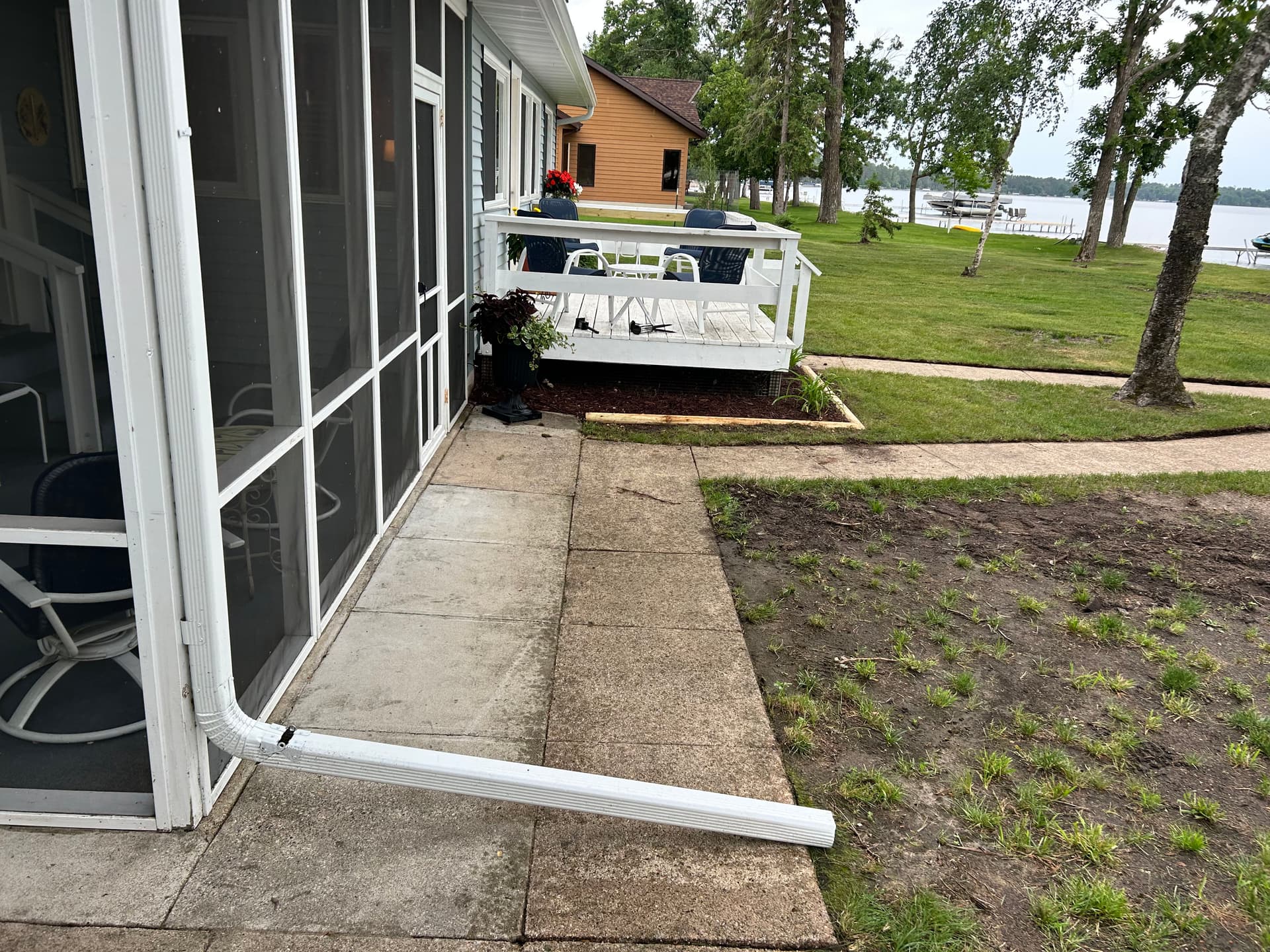 Gallery photos for Mulch, Timber Edging, Pressure Washing and Beach Cleanup for a Lake Property: Image #2