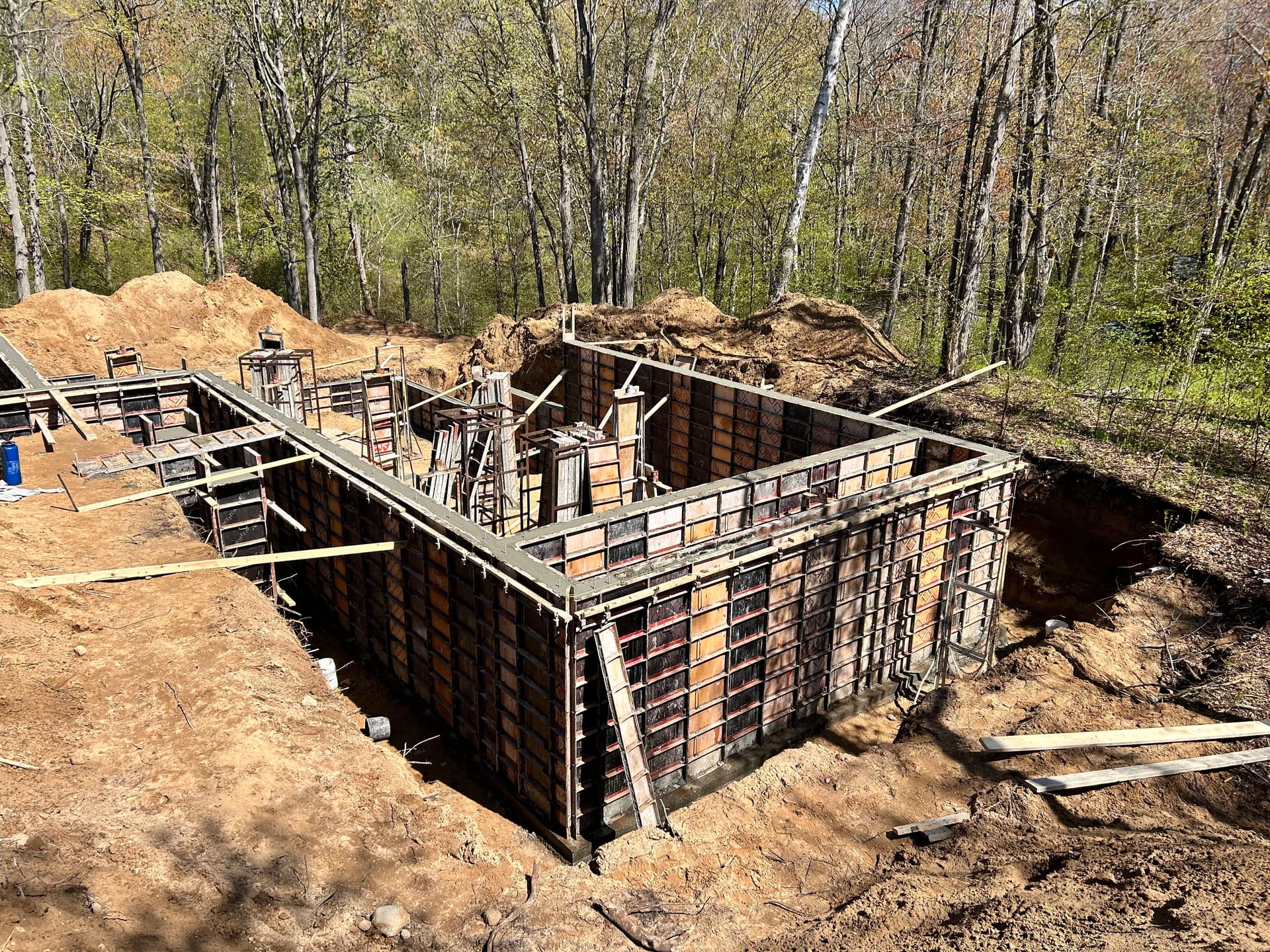Gallery photos for Forming and Pouring Foundation Walls with Ailie Construction: Image #1