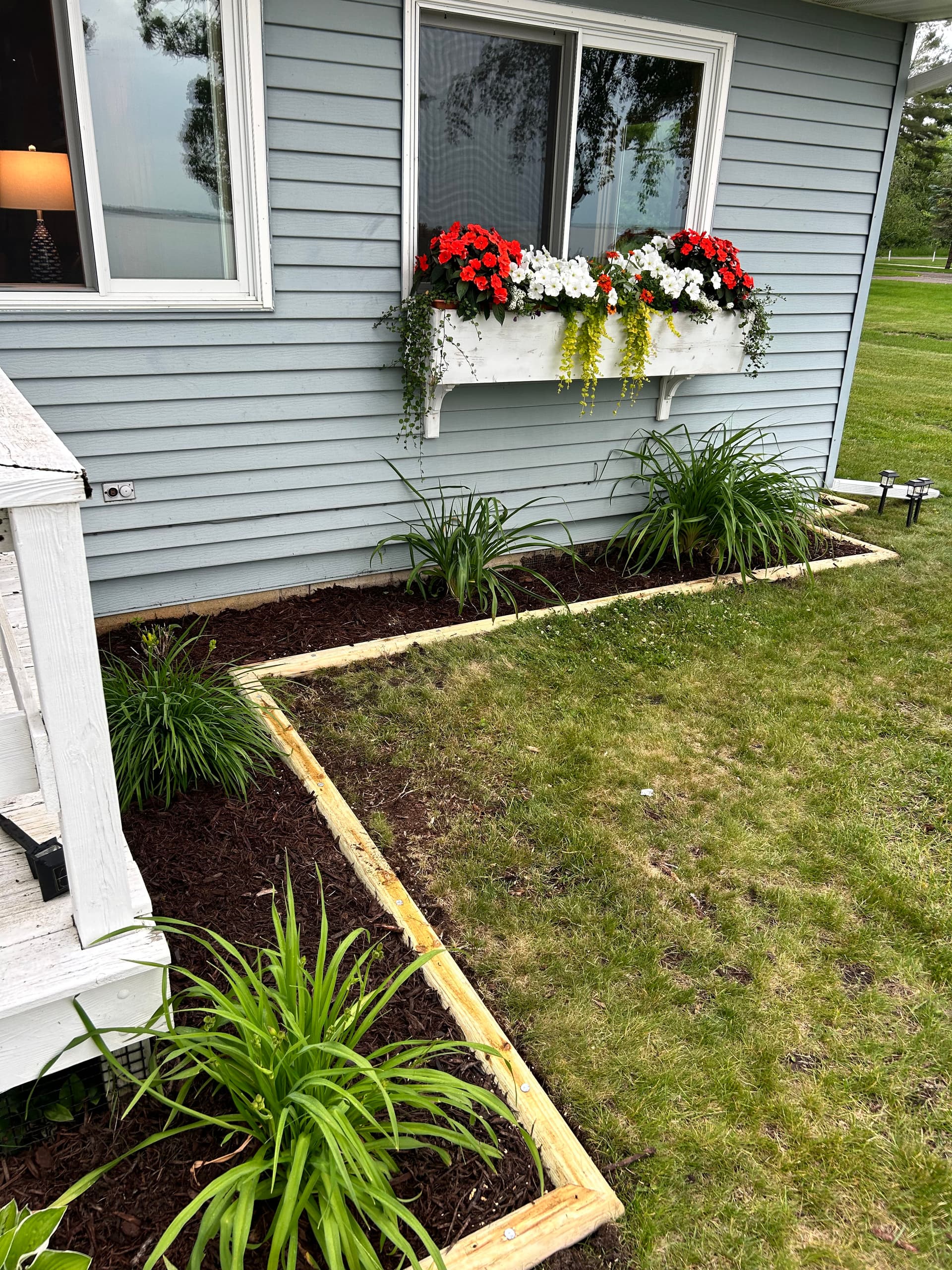 Gallery photos for Mulch, Timber Edging, Pressure Washing and Beach Cleanup for a Lake Property: Image #8